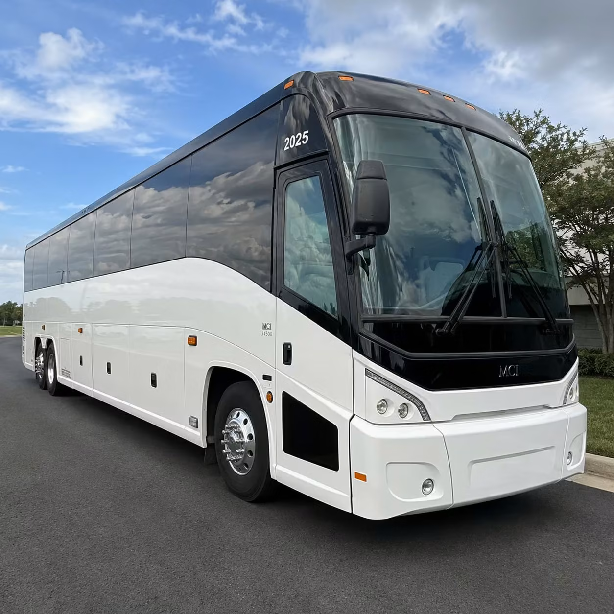 employee shuttle bus services in anaheim